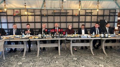 Anahtar Parti Afyonkarahisar İl Başkanlığı, kentte düzenlenen yemekli toplantıda basın