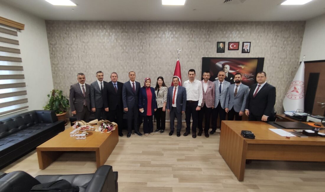 Afyonkarahisar Devlet Hastanesi Başhekimi Op. Dr. Mehmet Duran, görevini yeni
