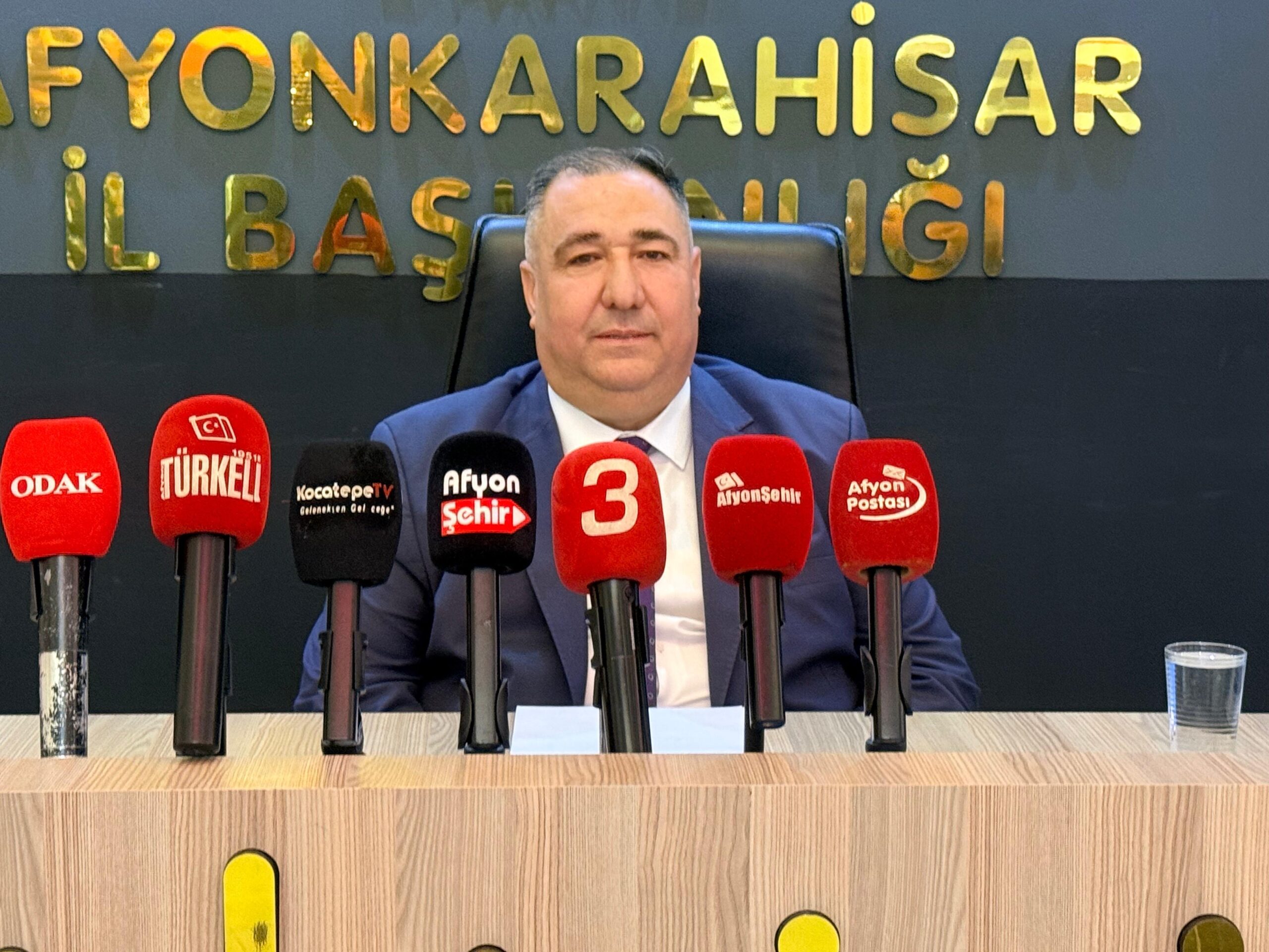 İYİ Parti Afyonkarahisar İl Başkanlığı, haftalık basın toplantısını parti binasında