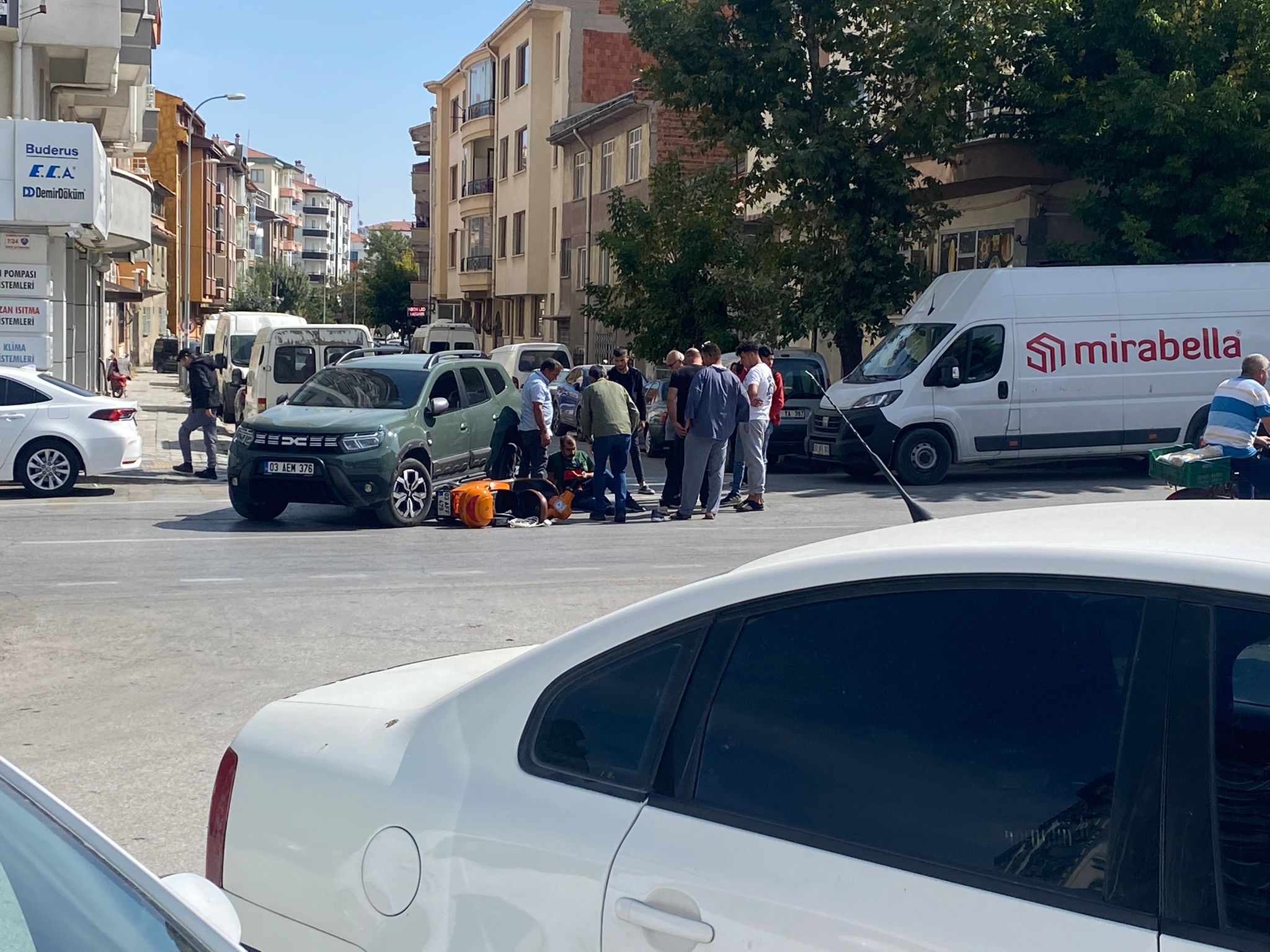 Afyonkarahisar’ın en işlek noktalarından biri olan Gazlıgöl Caddesi’nde trafik kazası