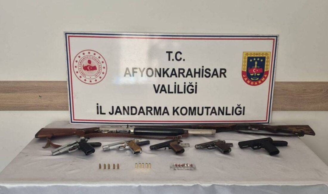 Afyonkarahisar İl Jandarma Komutanlığı ekipleri, düğünlerde silah atılmasının önlenmesine yönelik