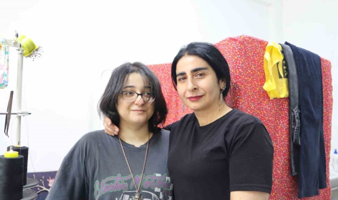 Eskişehir’e 25 yıllık düzenini bırakıp kızı için taşınan terzi Hatice