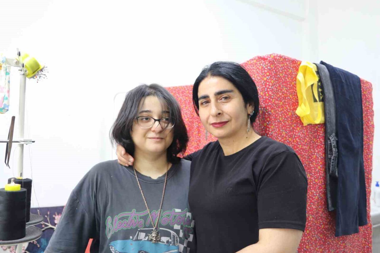 Eskişehir’e 25 yıllık düzenini bırakıp kızı için taşınan terzi Hatice