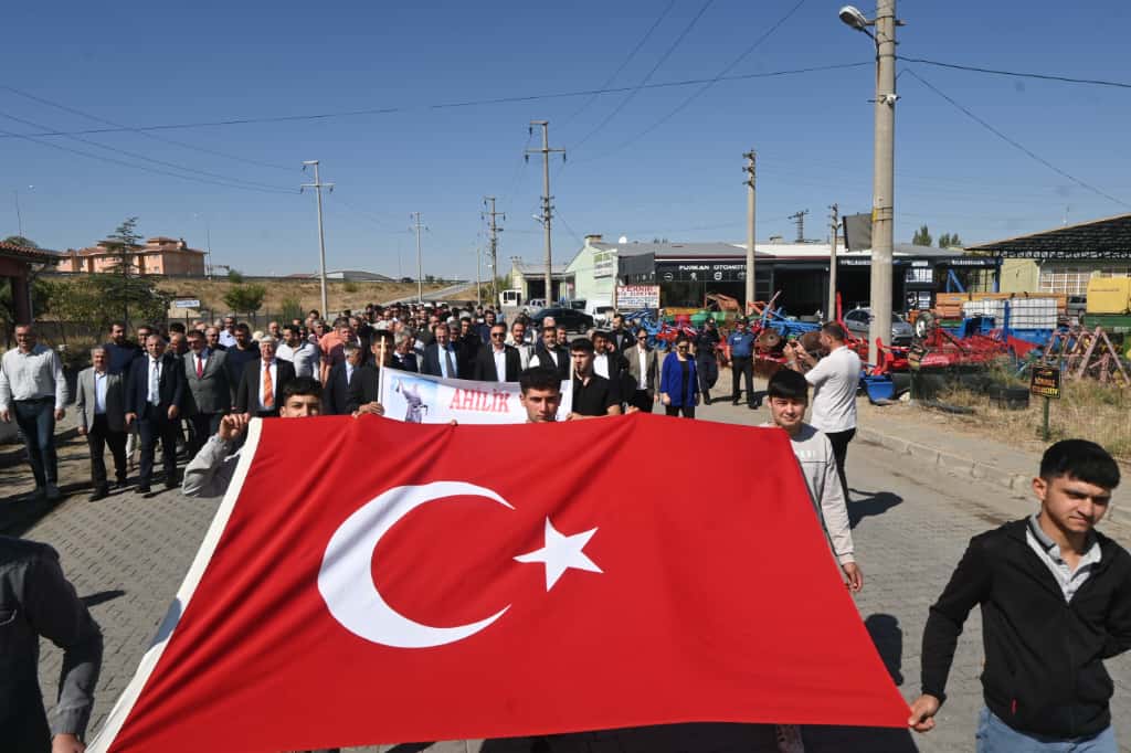 Çay ilçesinde Ahilik Haftası dolayısıyla düzenlenen kutlama programı, yoğun katılımla