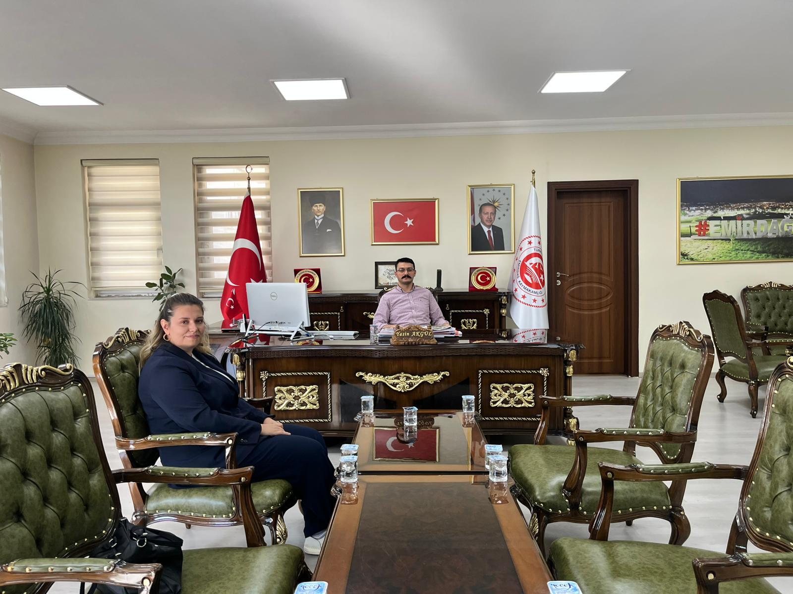 Kanal 3 Bölge Koordinatörü Berna Türksoy, Emirdağ Kaymakamı Yasin Akgül’ü