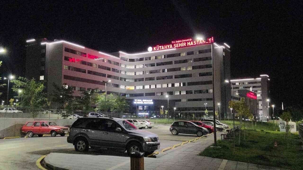 Kütahya’da bir düğün salonunda ikram edilen yemekten zehirlendikleri değerlendirilen 21