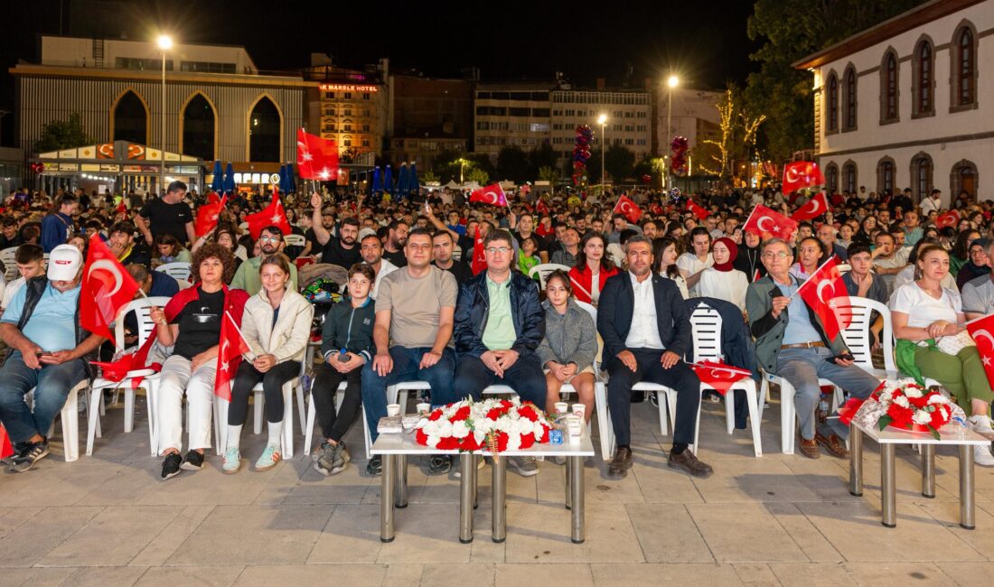 Afyonkarahisar Belediyesi, basketbol finalinde halkı Zafer Meydanı’nda buluşturdu Avrupa Şampiyonası