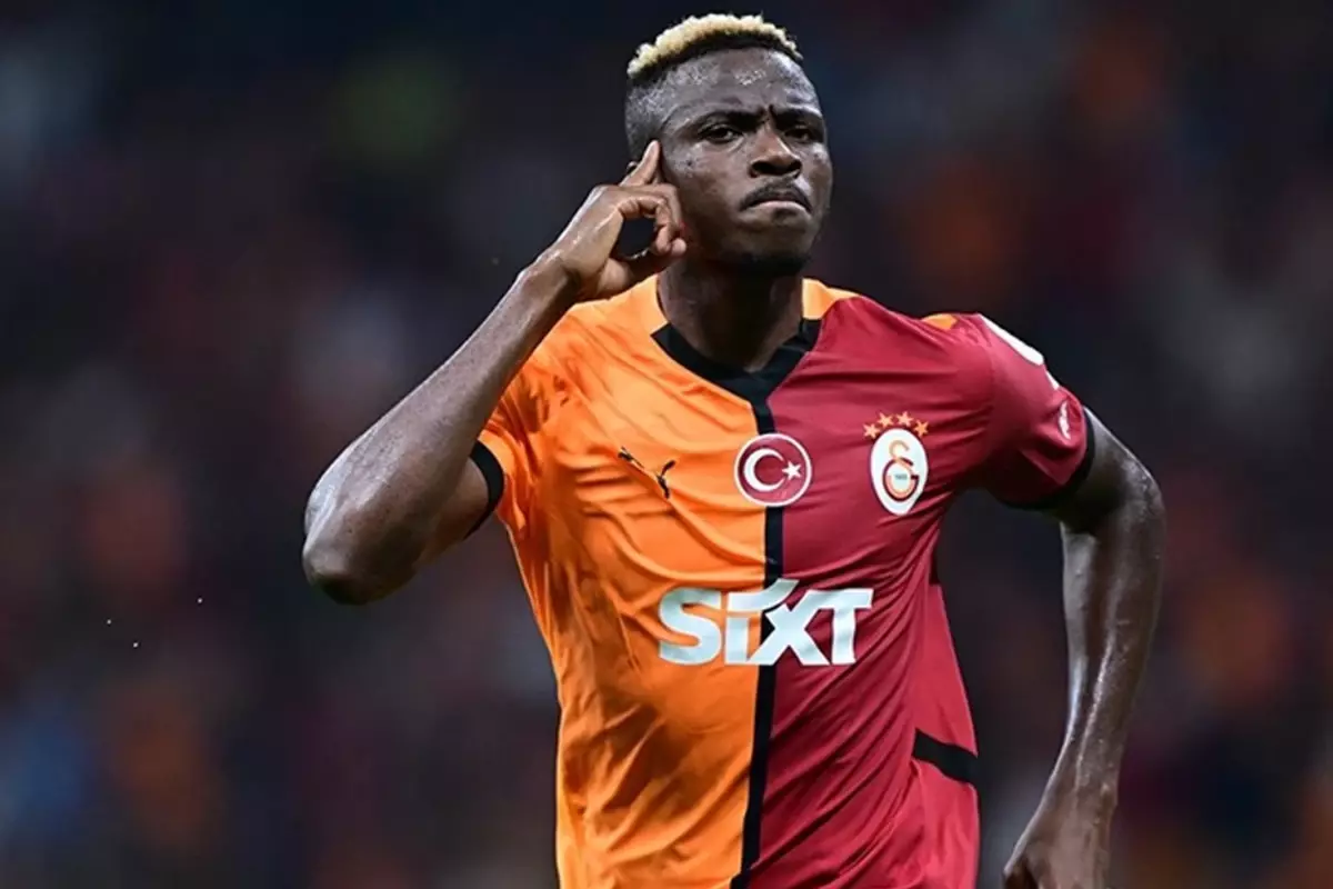 Galatasaray'ın yıldız golcüsü Victor Osimhen'in sahalara dönüş tarihi belli oldu.