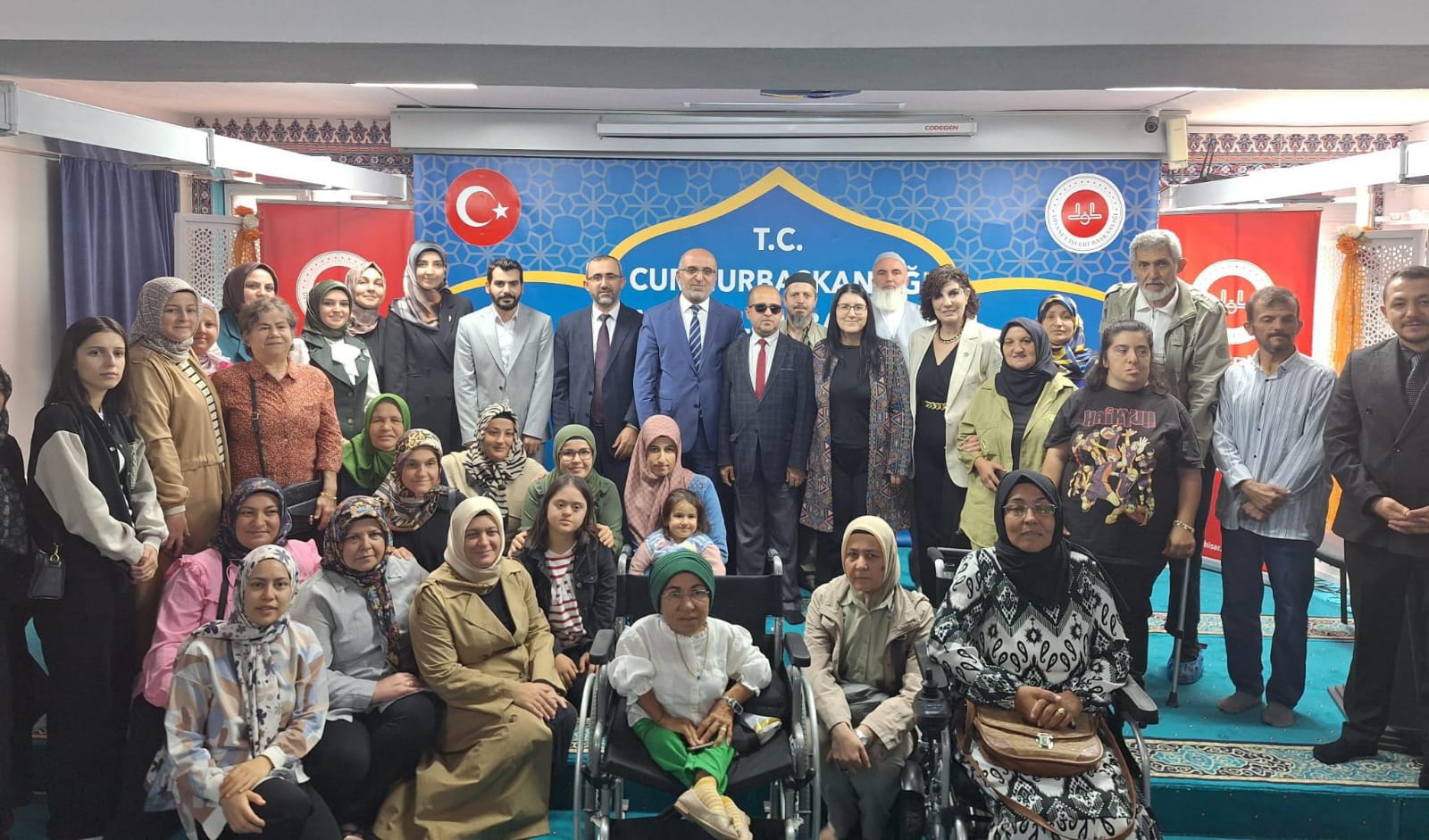 Kıymetli okurlarım;
  Bedenlerin değil, gönüllerin engelsiz olduğu bir dünyada yaşamak