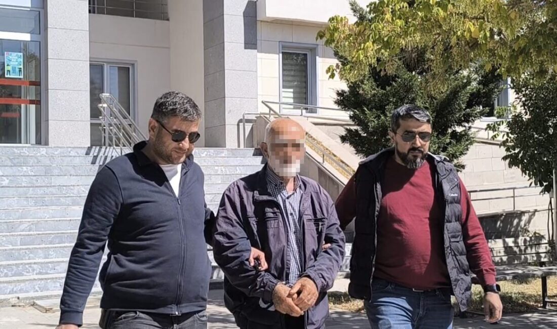 Afyonkarahisar’da çeşitli suçlardan aranan 71 yaşındaki M.G., kardeşi H.G.’nin kimliğini
