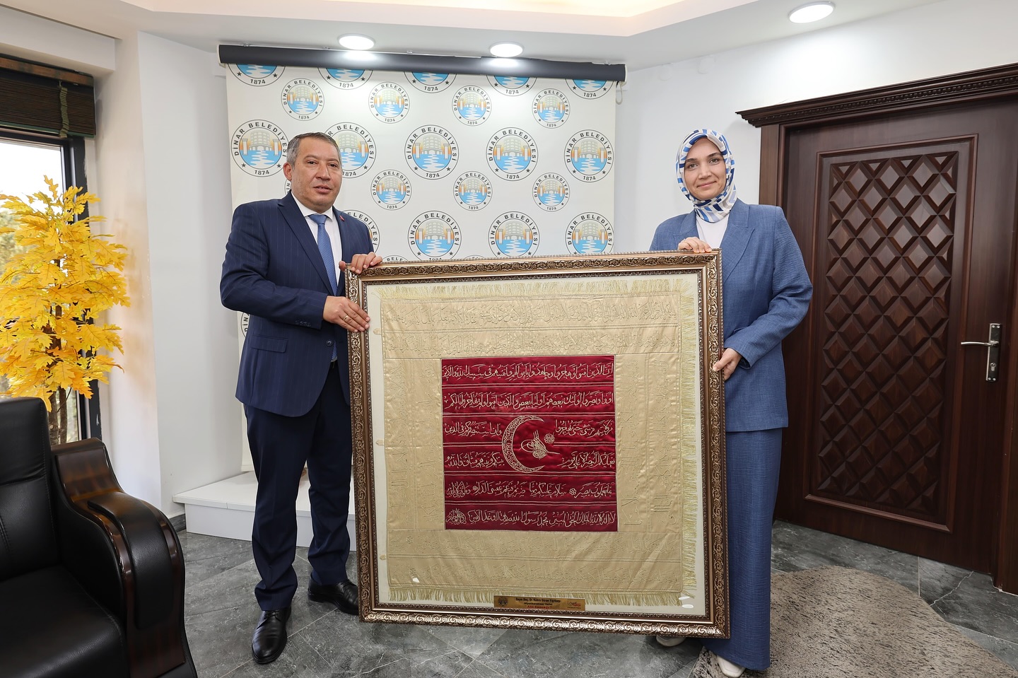Afyonkarahisar Valisi Doç. Dr. Kübra Güran Yiğitbaşı, ilçe ziyaretleri kapsamında
