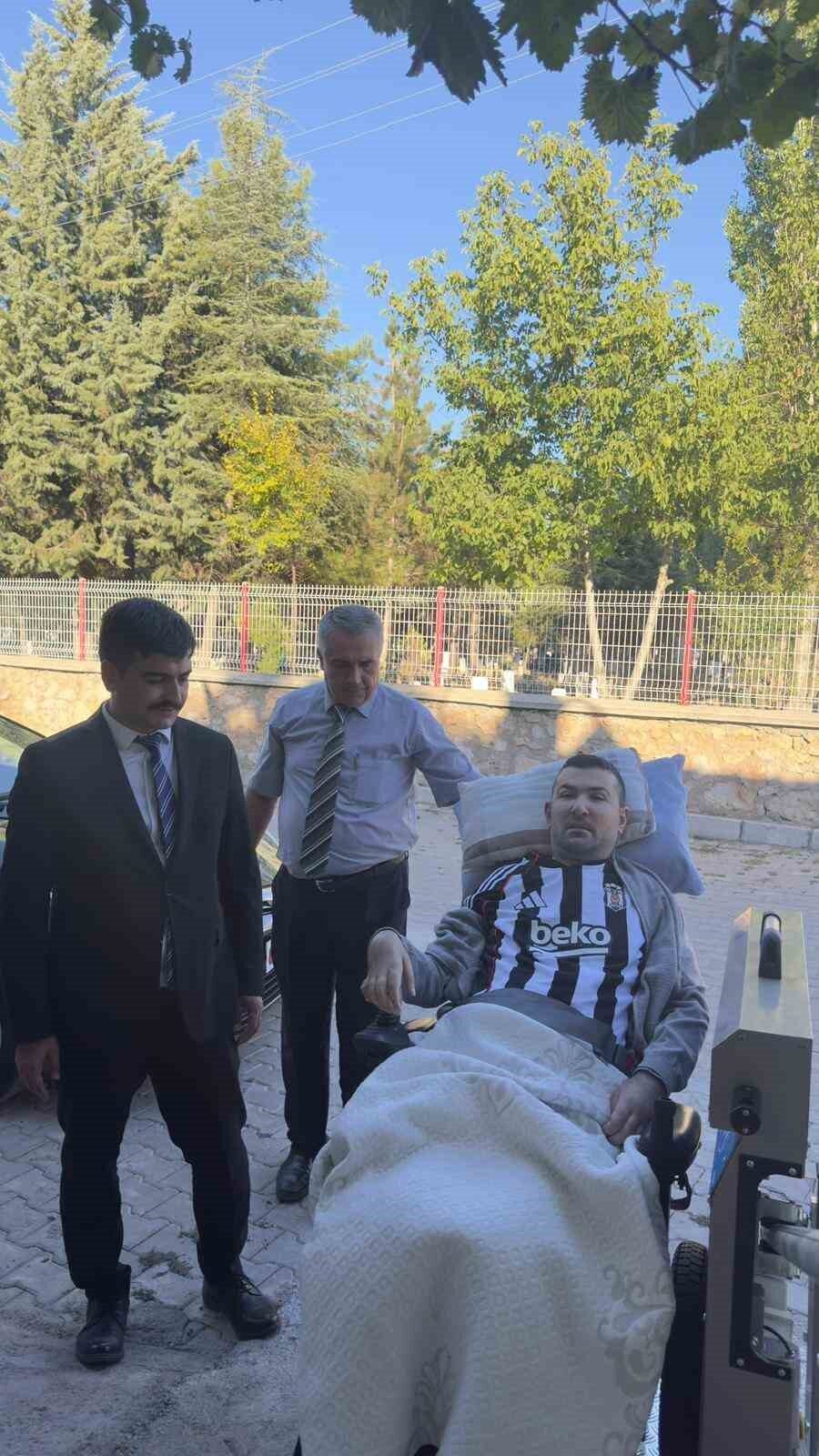Afyonkarahisar’da geçirdiği trafik kazası sonrası neredeyse ömrünün yarısını yatağa bağlı
