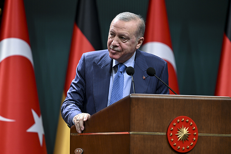 Cumhurbaşkanı Recep Tayyip Erdoğan, futbol dünyasında gündem olan hakemlerin bahis