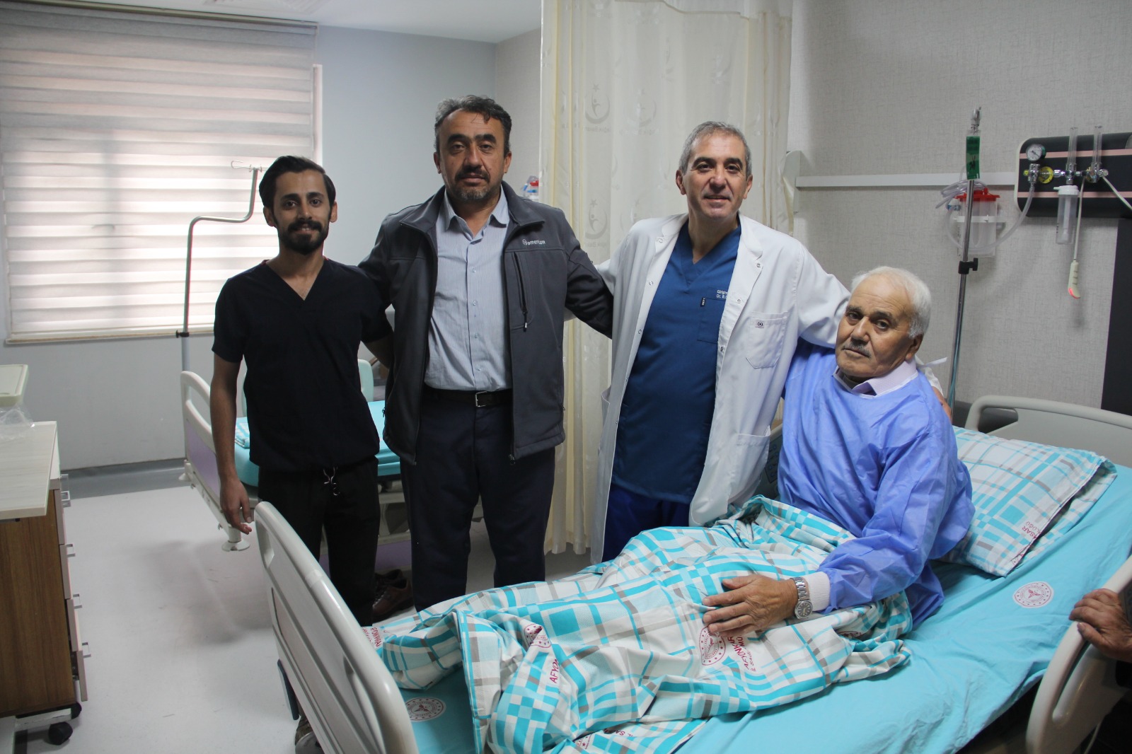 Afyonkarahisar Devlet Hastanesi Girişimsel Radyoloji ekibi, beyin damarları pıhtı nedeniyle