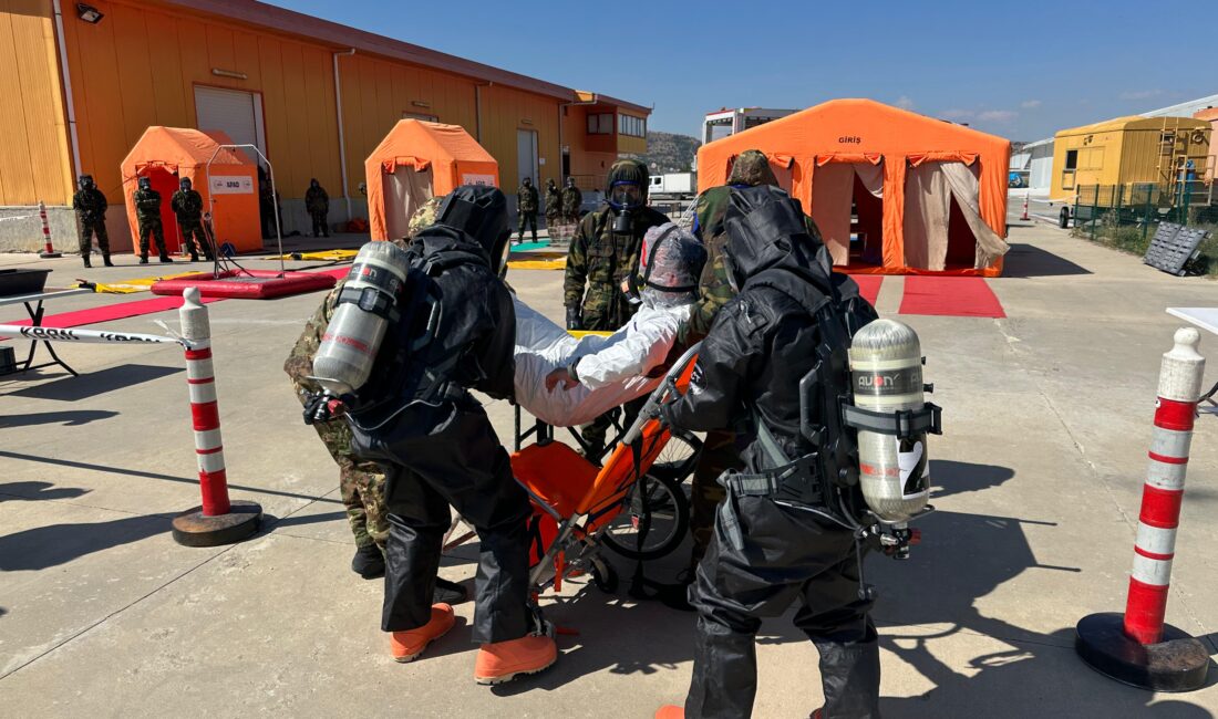 Afyonkarahisar’da 6,1 büyüklüğünde deprem senaryosu ile gerçekleştirilen tatbikat, 9 ilden