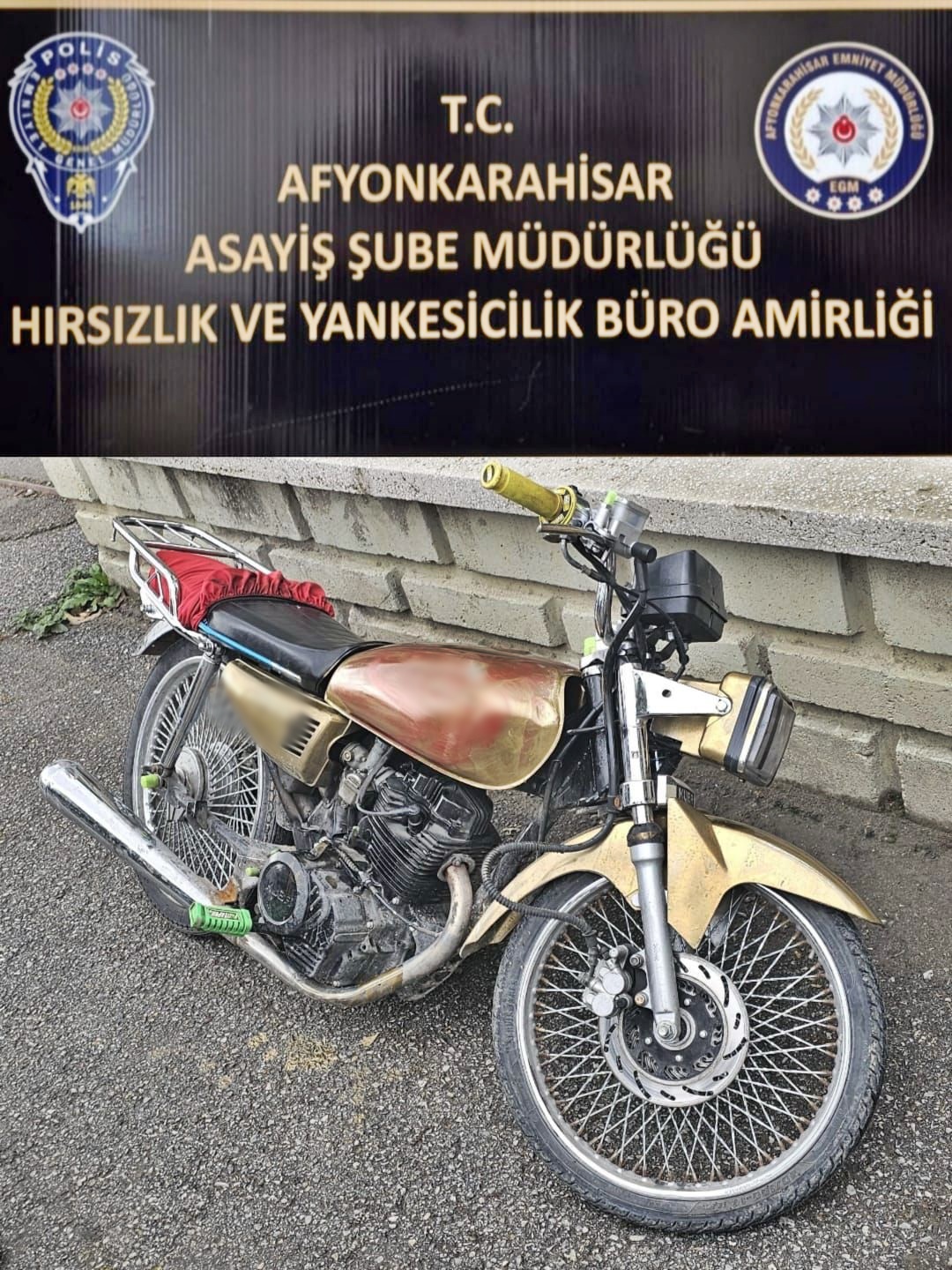 Afyonkarahisar İl Emniyet Müdürlüğü ekipleri, kent genelinde suç ve suçlularla