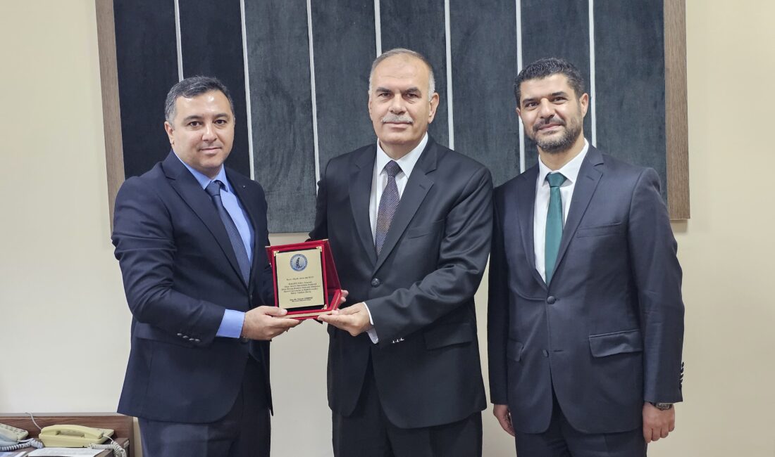 Afyon Kocatepe Üniversitesi (AKÜ) Dinar Meslek Yüksekokulunda (MYO) düzenlenen tören