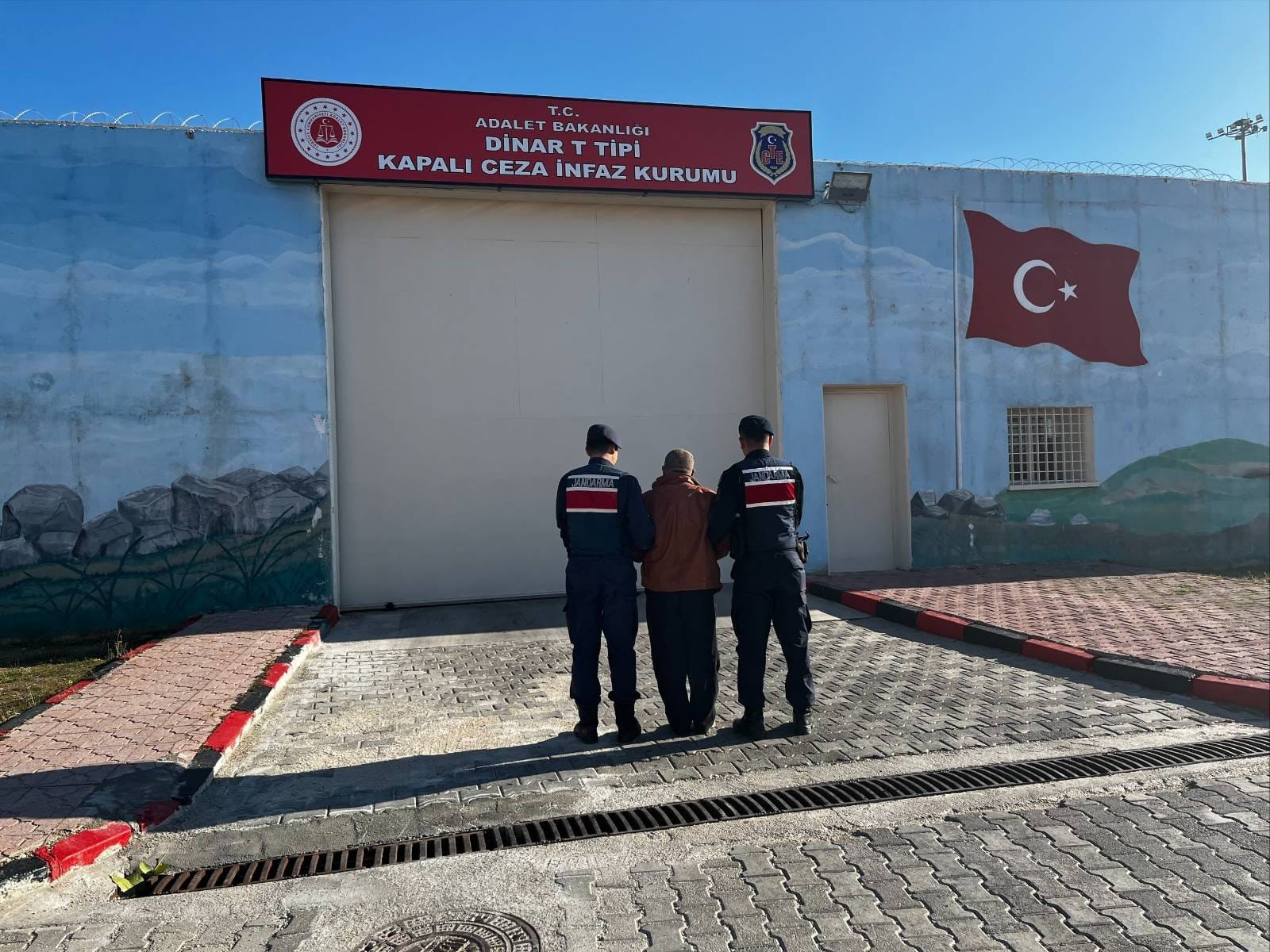 Afyonkarahisar İl Jandarma Komutanlığı, il genelinde huzur ve güvenliği sağlamak