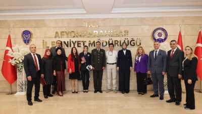 Afyonkarahisar Valisi Doç. Dr. Kübra Güran Yiğitbaşı, Polis Memuru Şirin