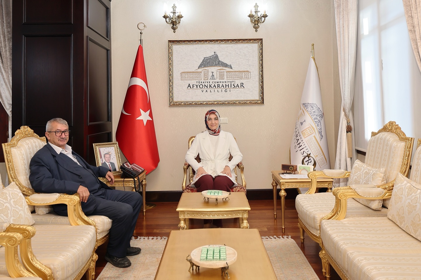 Afyonkarahisar Valisi Kübra Güran Yiğitbaşı, şehrin farklı noktalarındaki çalışmalarını aksatmadan