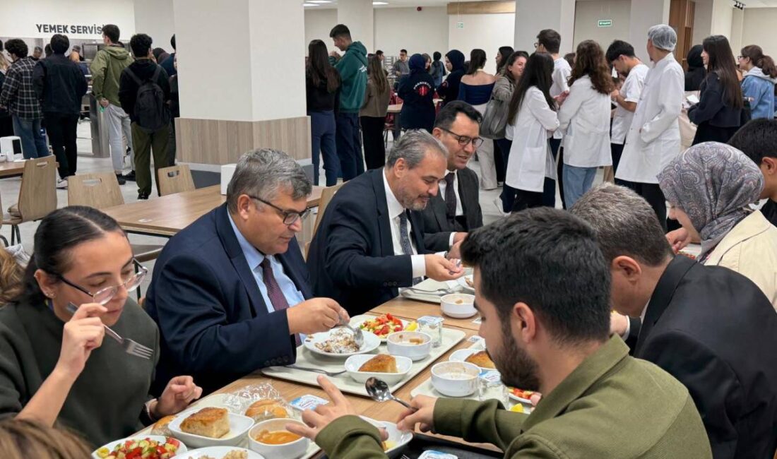
Afyonkarahisar Sağlık Bilimleri Üniversitesi (AFSÜ), yeni eğitim-öğretim yılına öğrencilerine unutulmaz