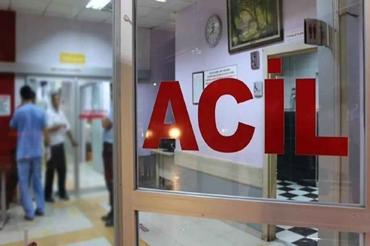 Zonguldak Çaycuma'da karın ağrısı şikayetiyle hastaneye başvuran 16 yaşındaki B.T.,