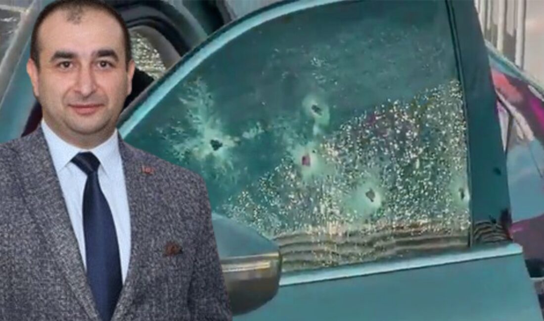 Avukat Serdar Öktem, İstanbul Şişli Büyükdere Caddesi’ndeki ofisinin önünde uzun