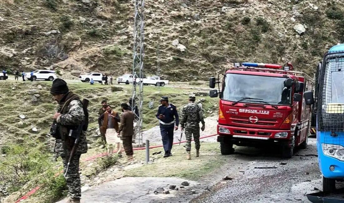 Swat bölgesinde kamyonun uçuruma yuvarlanması sonucu 15 kişi, çoğunluğu çocuk