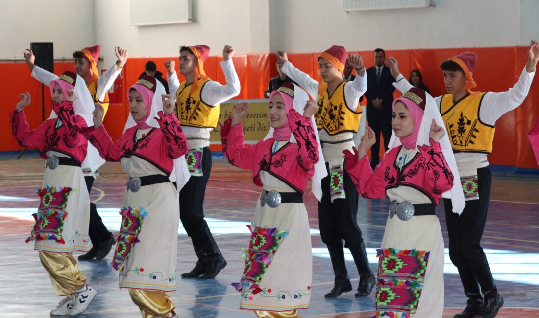 29 Ekim, İscehisar’da coşkuyla kutlandı 29 Ekim Cumhuriyet Bayramı’nın 102’nci yıldönümü kutlamaları kapsamında İscehisar’da tören