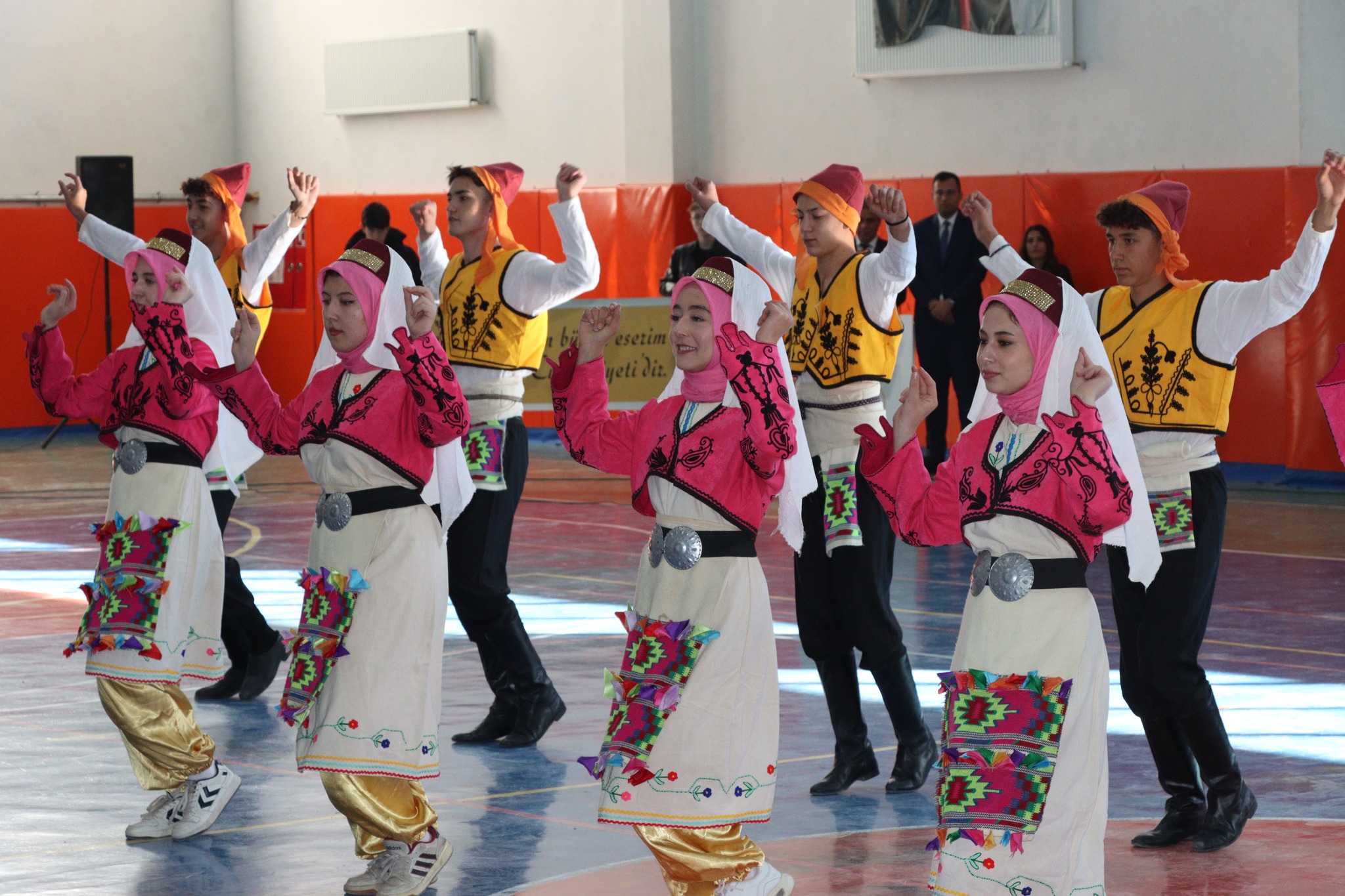 29 Ekim Cumhuriyet Bayramı’nın 102’nci yıldönümü kutlamaları kapsamında İscehisar’da tören