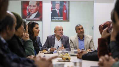 AK Parti Afyonkarahisar İl Başkanı Turgay Şahin başkanlığında düzenlenen ilçe