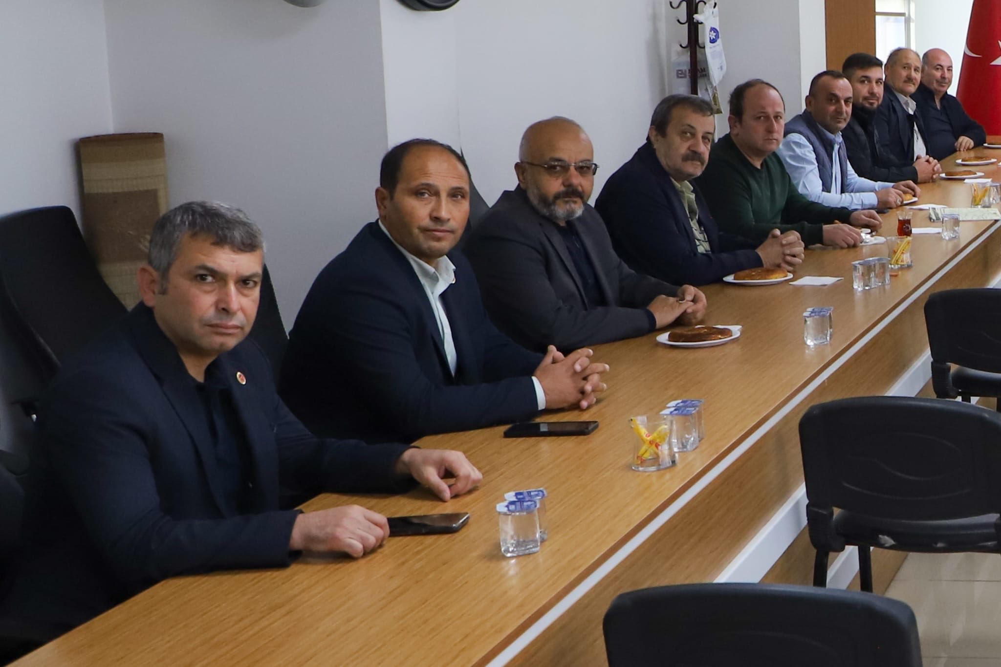 Afyonkarahisar’da mahallelerin sorunlarının ele alındığı muhtarlar toplantısı, AK Parti İl