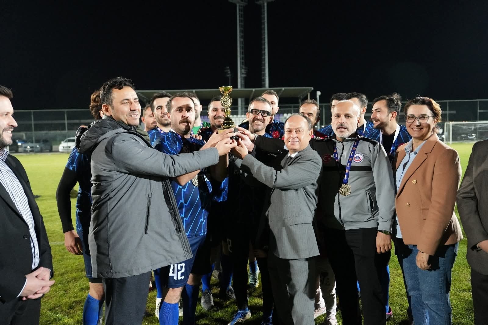 “Aile” temalı 19. ATSO Spor Oyunları kapsamında düzenlenen futbol müsabakalarının
