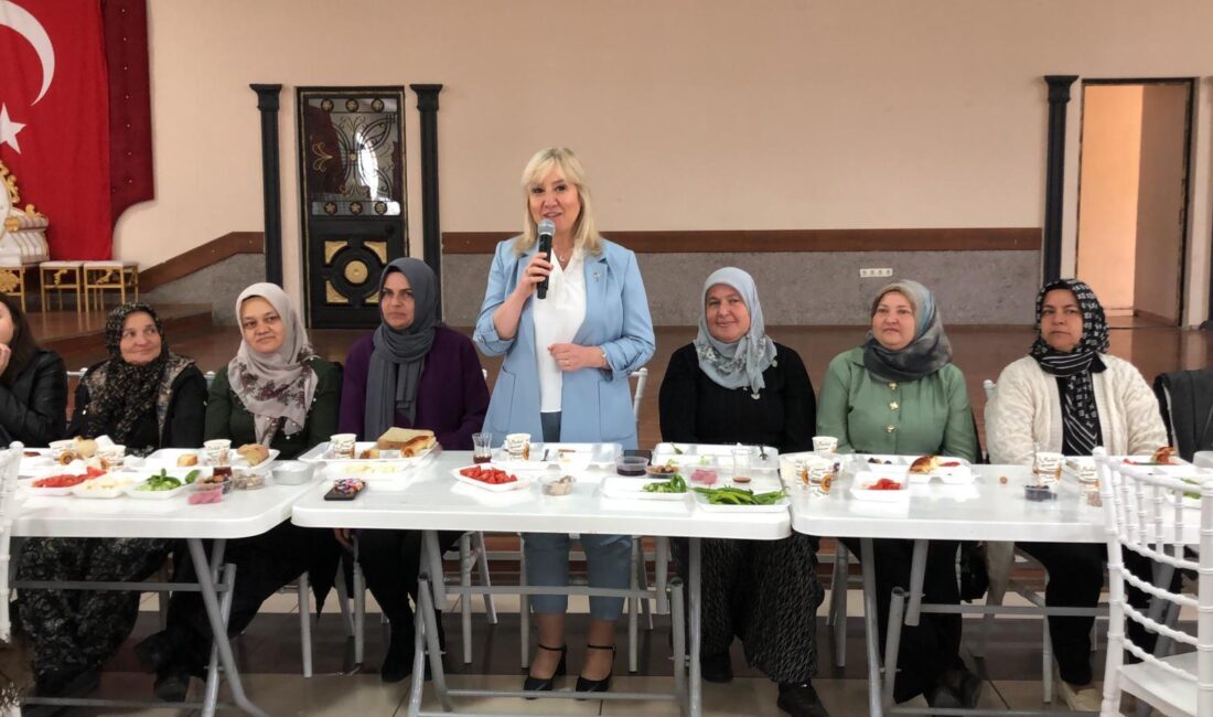 MHP Sinanpaşa KAÇEP Başkanlığı tarafından düzenlenen kahvaltı programında, partililer sıcak