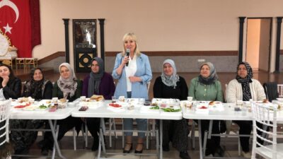 MHP Sinanpaşa KAÇEP Başkanlığı tarafından düzenlenen kahvaltı programında, partililer sıcak