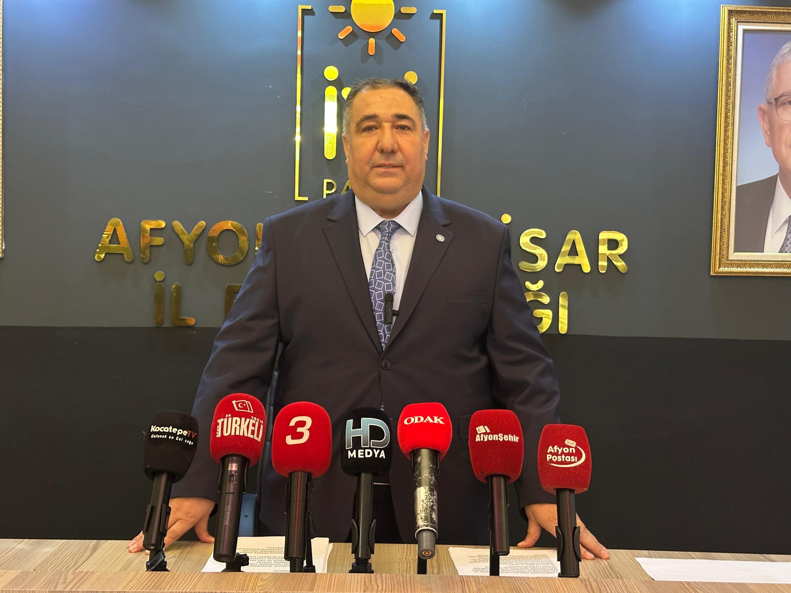 İYİ Parti Afyonkarahisar İl Başkanlığı tarafından düzenlenen haftalık basın toplantısında