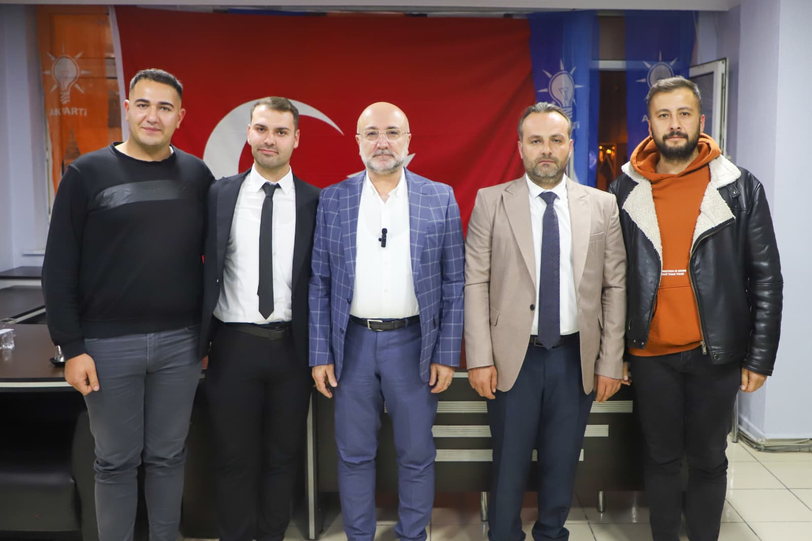 AK Parti’de genişletilmiş ilçe danışma meclisi toplantıları aralıksız sürüyor. Afyonkarahisar’da