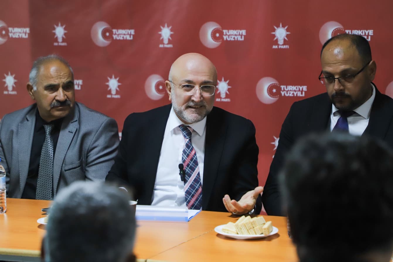  Bayat’ta mahalle ve köy başkanlarıyla buluşan AK Parti Afyonkarahisar İl