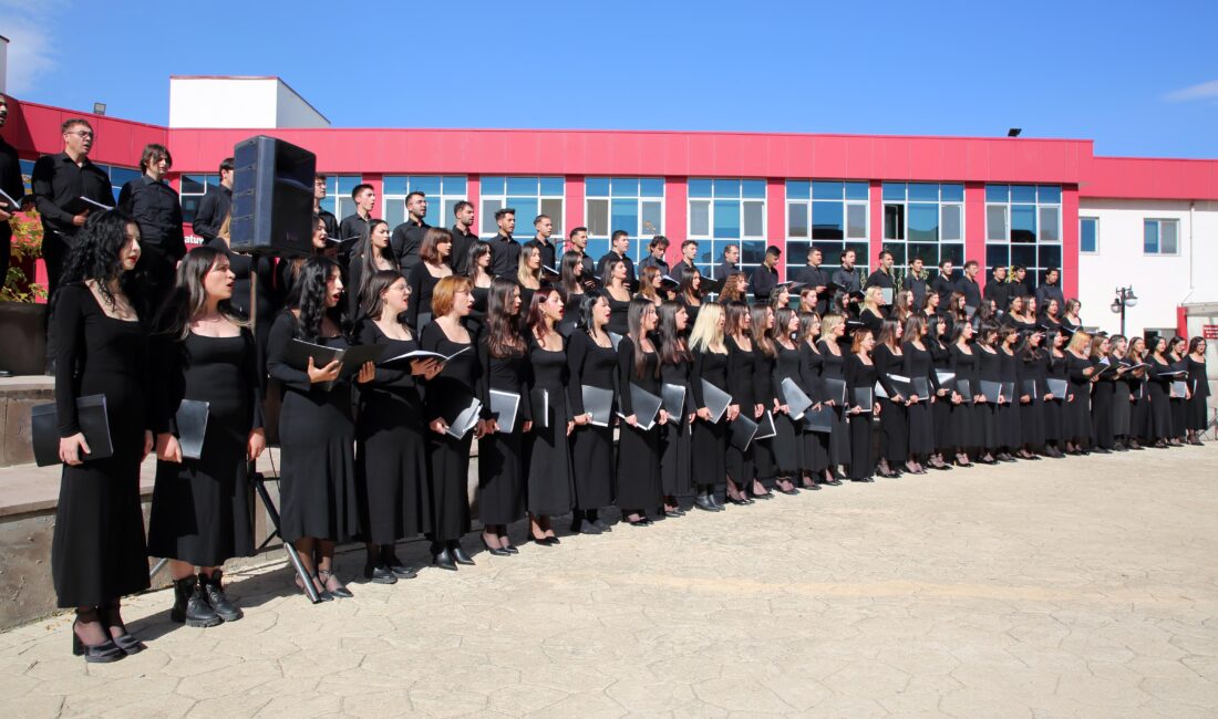 Cumhuriyet, AKÜ’nün notalarıyla kutlandı Afyon Kocatepe Üniversitesi (AKÜ) Devlet Konservatuvarı, Cumhuriyetin 102. yıl dönümünü