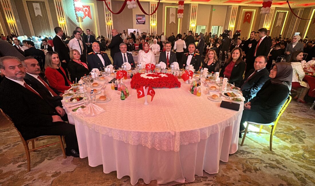 Cumhuriyet coşkusu resepsiyonla taçlandı Cumhuriyet’in ilanının 102. yılı dolayısıyla Afyonkarahisar’da Korel Termal Otel’de 29
