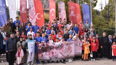 Afyonkarahisar’da Cumhuriyetimizin 102. yılı özel bir etkinlikle kutlandı. Afyonkarahisar Gençlik