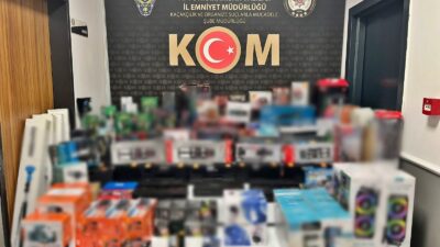 Afyonkarahisar İl Emniyet Müdürlüğü ekipleri, kentte kaçakçılık faaliyetlerinin önlenmesine yönelik