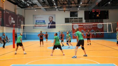 “Aile” temasıyla düzenlenen 19. ATSO Spor Oyunları kapsamında voleybol müsabakalarının