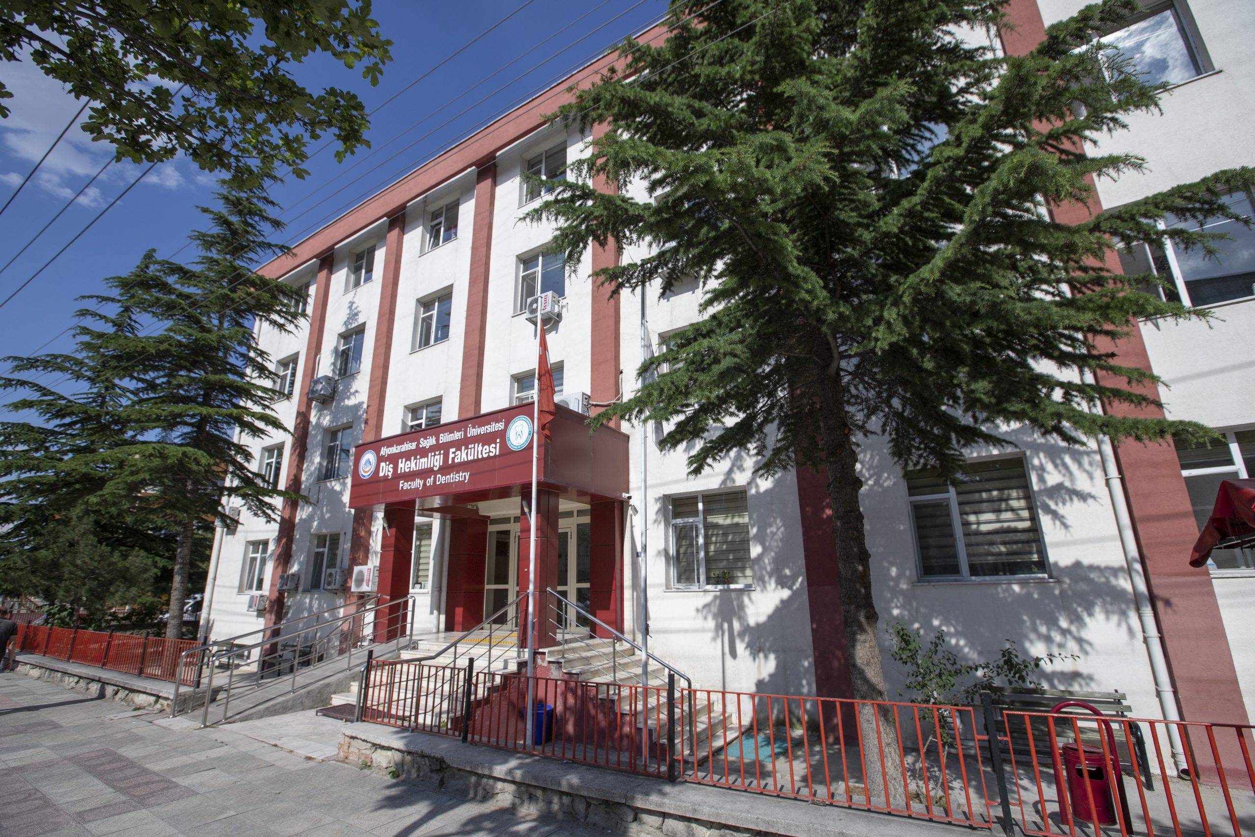 Afyonkarahisar Sağlık Bilimleri Üniversitesi (AFSÜ) Ağız ve Diş Sağlığı Uygulama