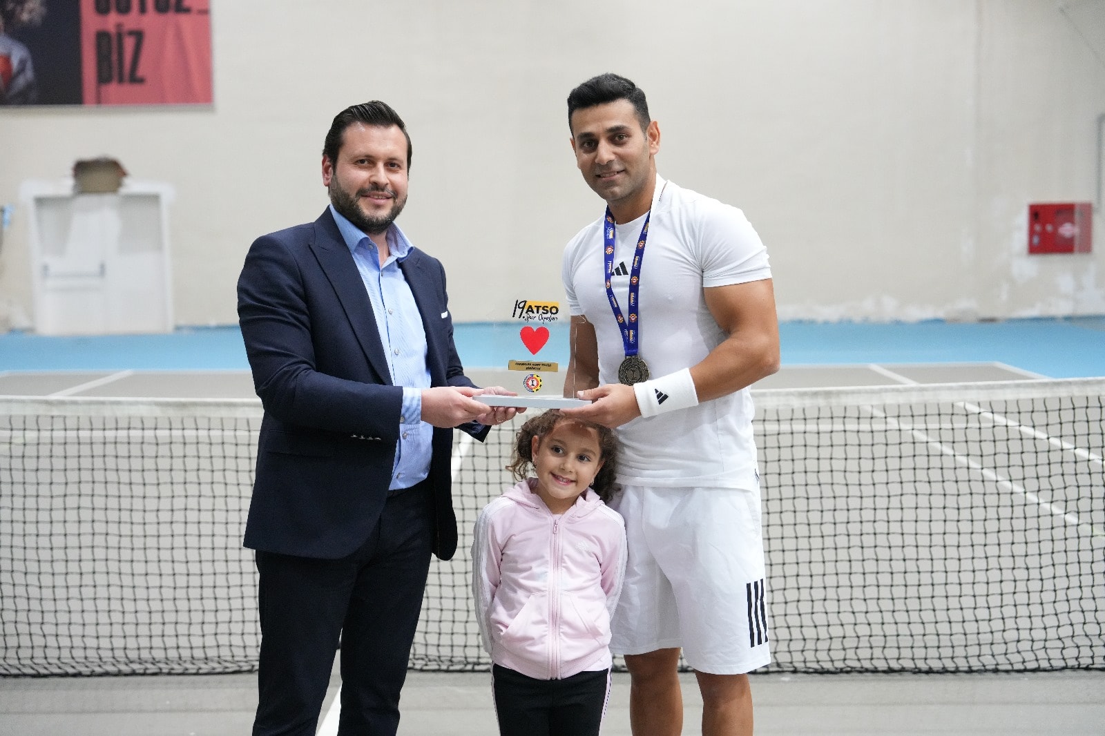 Aile temalı 19. ATSO Spor Oyunları kapsamında düzenlenen erkekler kort