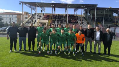 Afyonkarahisar Süper Amatör Ligi’nin açılış haftasında Şuhut Belediye Hisarspor, taraftarı