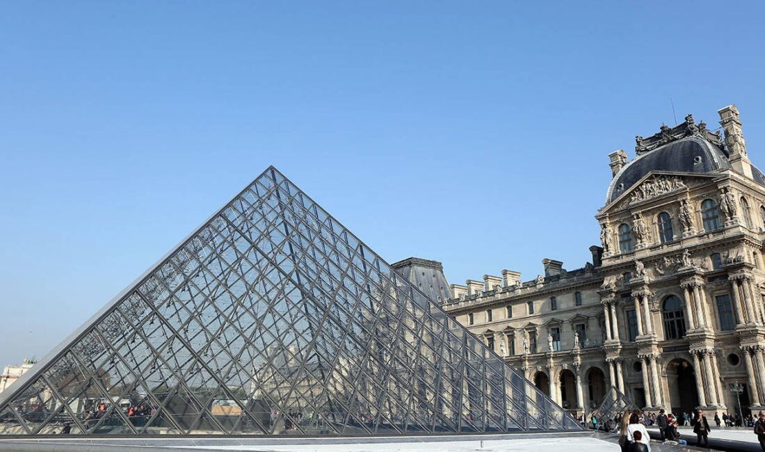 Louvre Müzesi, Mücevher Koleksiyonunun Bir Kısmını Gizlice Fransa Merkez Bankası’na Taşıdı Paris’teki Louvre Müzesi, geçtiğimiz hafta yaşanan 88 milyon euroluk soygunun