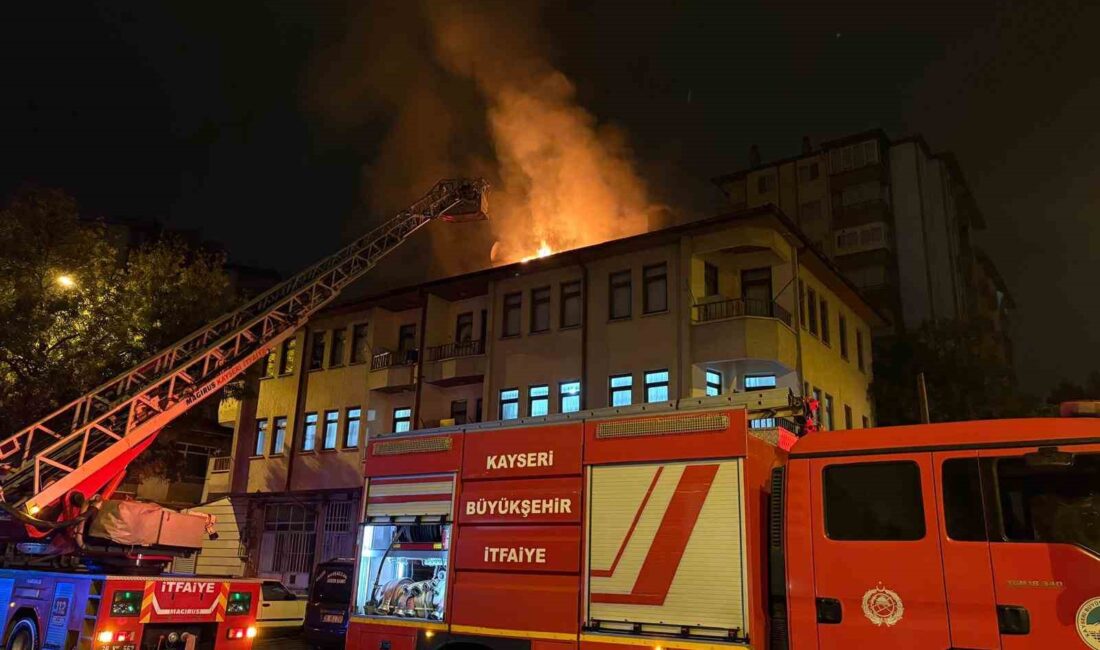 Kayseri'nin Melikgazi ilçesinde eşiyle tartışan A.S., eve alınmayınca sinirlenerek oturduğu