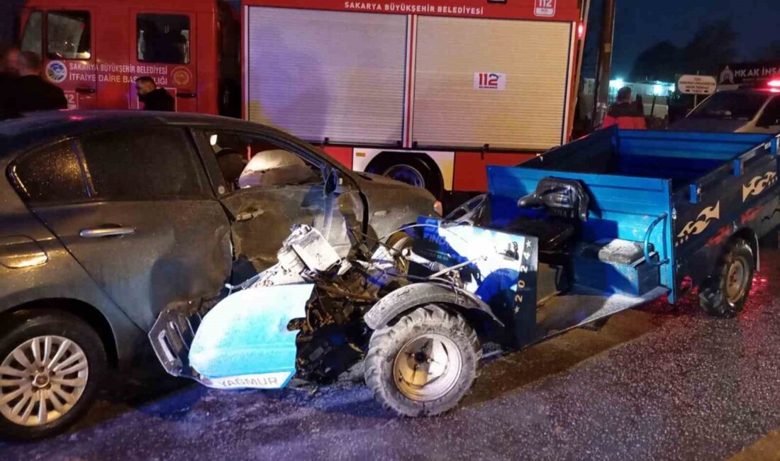 Sakarya'da otomobil ile patpatın çarpışması sonucu meydana gelen kazada 6