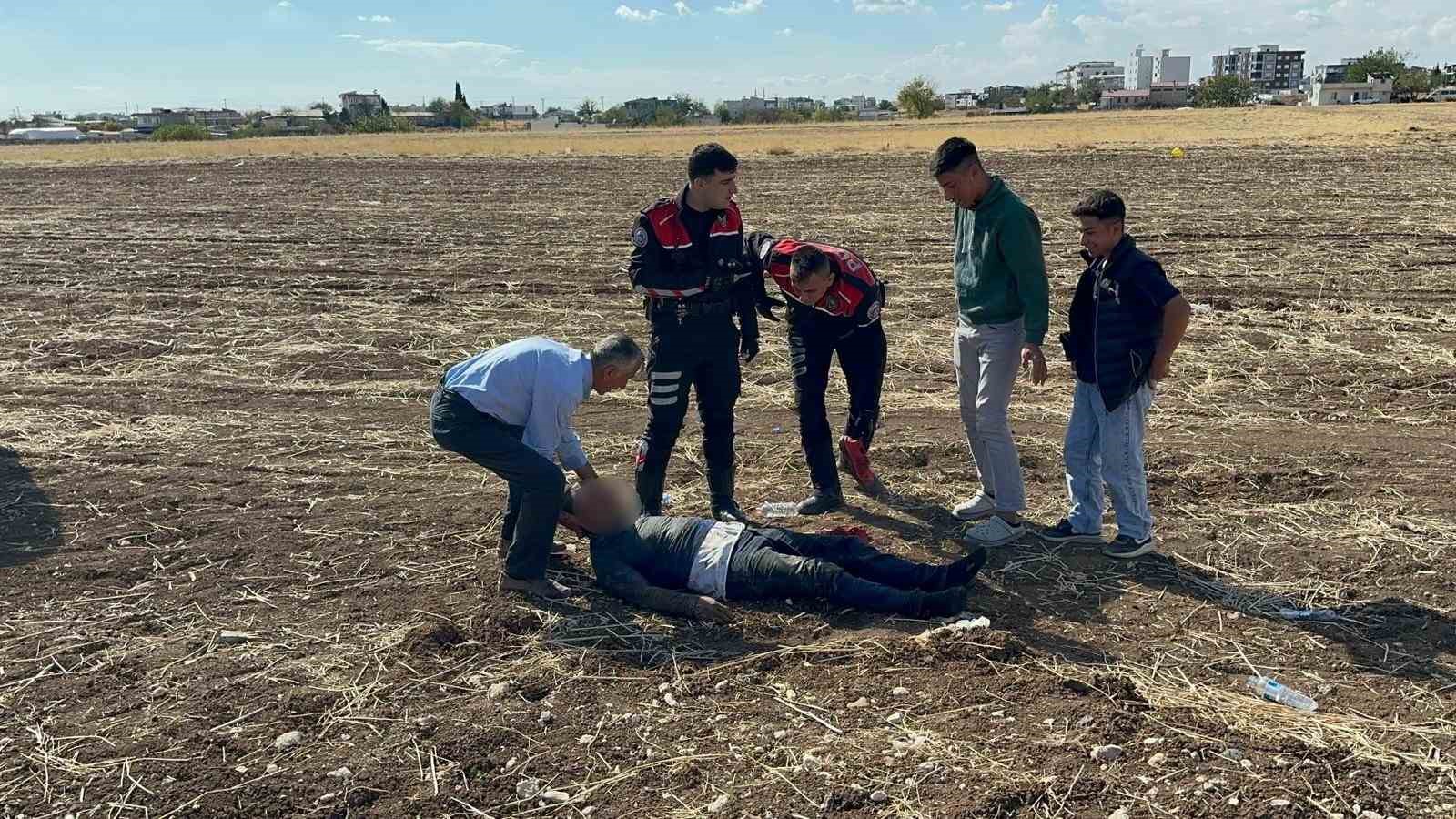 Adıyaman'da arkadaşlarıyla uyuşturucu kullanan bir baba, 5 yaşındaki oğlunun önünde
